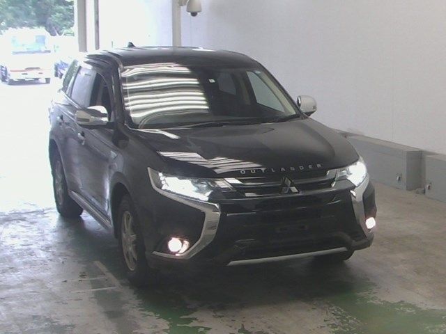 6017 MITSUBISHI OUTLANDER PHEV 2016 г. (ARAI Sendai)